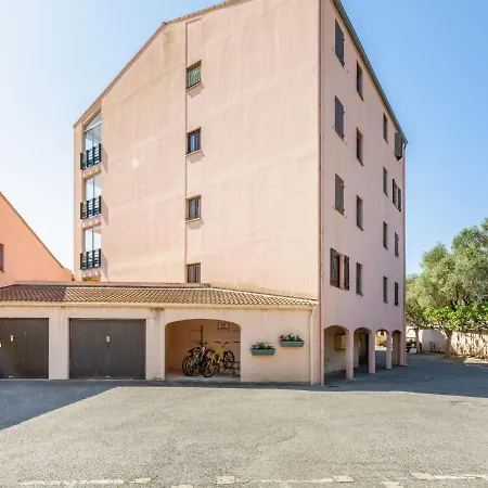 Apartamento Les Caroubiers-1 By Interhome